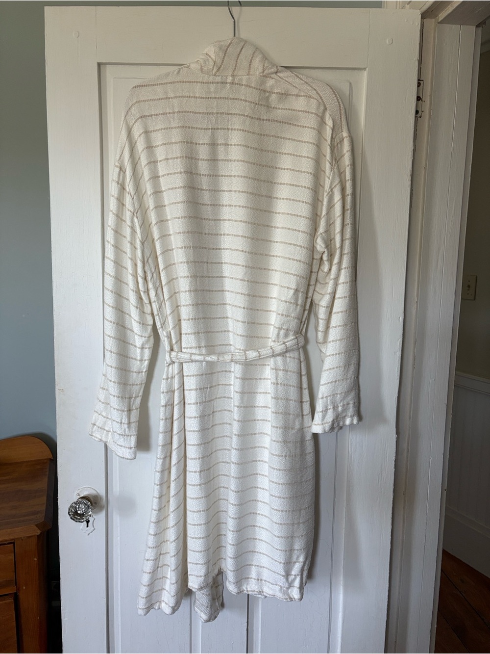Anaya Home
Luxe Striped Robe - Picture 6 of 7